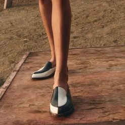 Lucchesse-inc New Arrivals & Limited Edition Half Moon Loafer :: Black